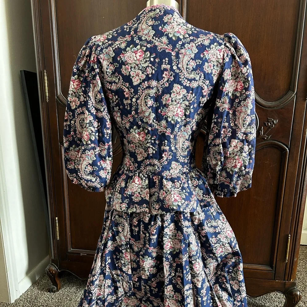 Vintage Go Vicky Paisley Matching Set - Skirt & Blouse - Picture 4 of 6